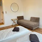 Spacious Near & Alokke Forest Apartamento