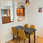 Apartamento Spacious Near & Alokke Forest