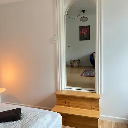 Apartment Spacious Near & Alokke Forest