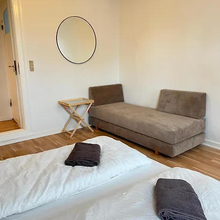 Spacious Near & Alokke Forest Apartment