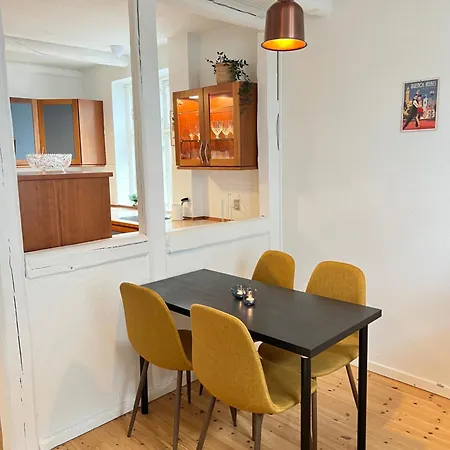 Apartment Spacious Near & Alokke Forest